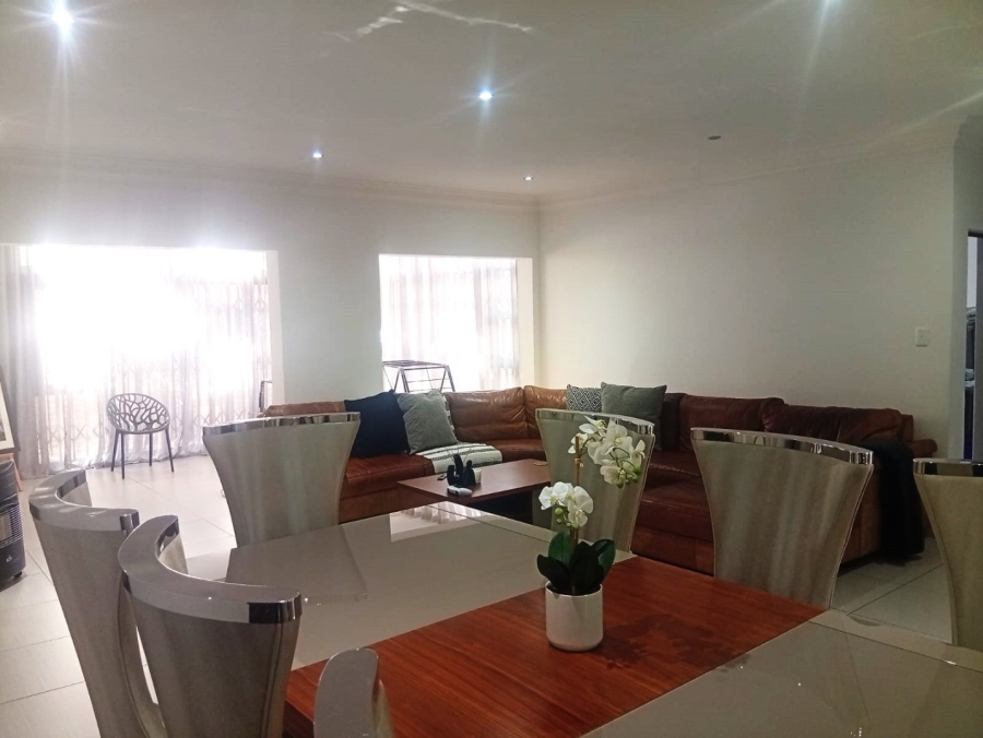 4 Bedroom Property for Sale in Heuwelsig Free State